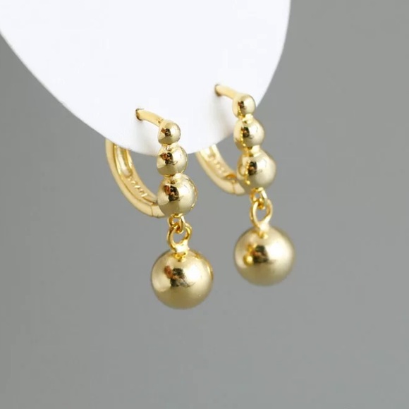 NEW 925 STERLING SILVER GOLD HOOP EARRINGS, NICE EARRINGS, CUTE EARRINGS - Picture 2 of 6